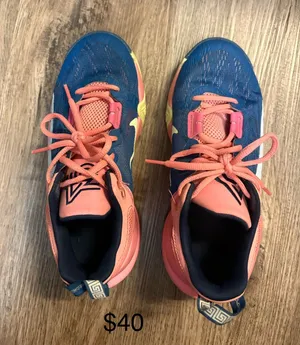 Boys Nike tennis shoes thumbnail 1