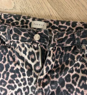 Pacsun cheetah print jeans thumbnail 6