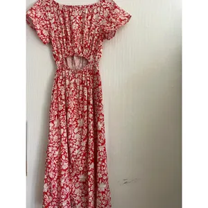 Universal Thread Red Floral Maxi Dress Cut Out Back Slit Cottagecore Sundress S thumbnail 2