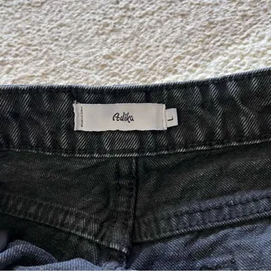 Adika Andor High Rise Straight Leg Cropped Jeans in Black Size 30 thumbnail 12