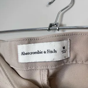 Abercrombie & Fitch Crossover Waist Tailored Relaxed Straight Trouser Pant Beige thumbnail 6