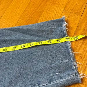 Abercrombie and Fitch Ankle Straight Ultra High Rise, distressed raw hem thumbnail 11