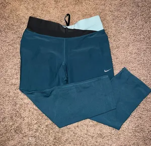 Capri Leggings thumbnail 1