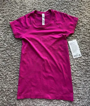 Lululemon Tech Swiftly Short Sleeve thumbnail 1