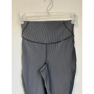 Lululemon Base‎ Pace High-Rise Tight 25” Two-Tone Ribbed Leggings Size 2 thumbnail 7