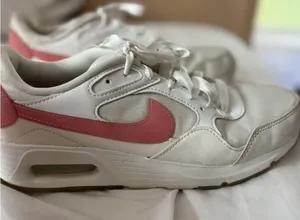 Nike Women's White and Pink Athletic Sneakers 8 thumbnail 2