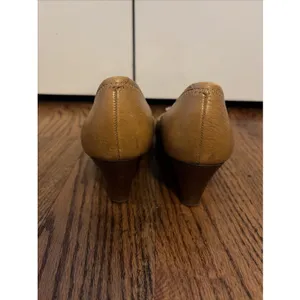 Tory Burch Womens Sally Tan Leather Round Toe Slip On Wedge Pump Heels 8M thumbnail 4