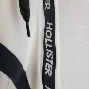 Hollister Full Zip‎ Hoodie Womens X-Small Black White Spell Out Sleeves Sporty thumbnail 4