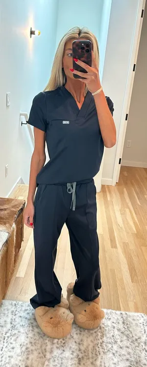 FIGS FormX Navy Scrub Set thumbnail 1