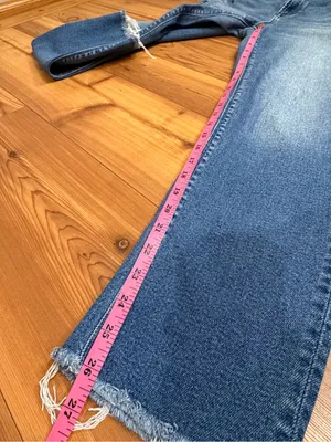 American Eagle Distressed Stretch Mom Jeans Raw Frayed Hem Blue Denim Size 8 thumbnail 11