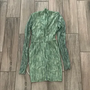 House of CB Green Long Sleeve Bodycon Dress thumbnail 5