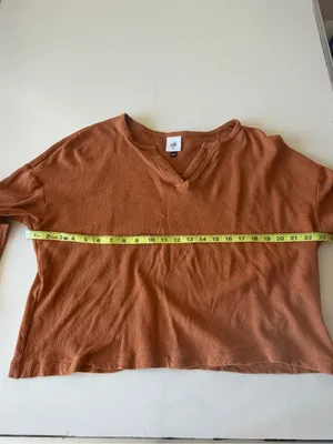Cabi Thermal Top Women M Burnt Orange V-Neck Cropped Long Sleeve # 4369 thumbnail 3