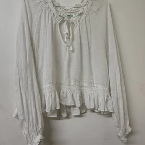 Kimchi Blue White Ruffled Blouse thumbnail 1