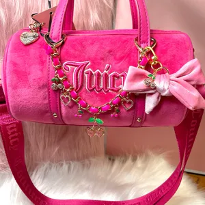 🎀🩷NWT Juicy Couture Hot Pink Barrel Bag/Purse with Accessories 🩷🎀 thumbnail 8