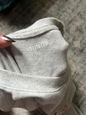 Hollister Baby Tee thumbnail 3