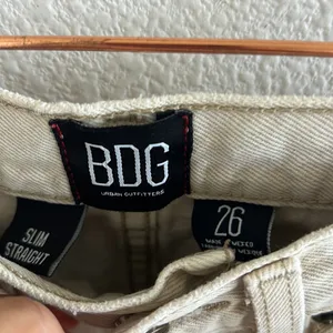 Urban Outfitters BDG Slim Straight Neutral Denim Jeans 26 thumbnail 3