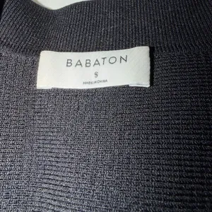 Babaton Aritzia Sculpt Knit Tank Cropped thumbnail 3