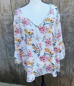 Lavish Woman’s Plus Size Floral Print Bell Sleeve Blouse Size 3X thumbnail 1