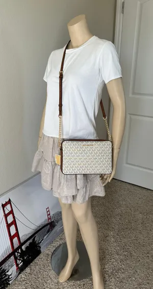 Michael Kors Purse thumbnail 8