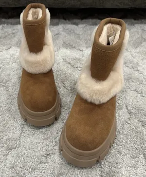 Ugg Brooklyn Sunburst Chestnut Suede Platform Boots Women's Size 10 thumbnail 1