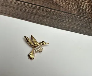 Trifari Rhinestone Hummingbird Bird Gold Tone Small Brooch Pin Signed thumbnail 1