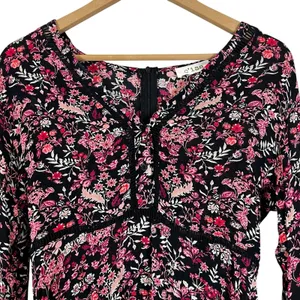 NWT C'isa Floral Print Mini Dress Black Boho Bell Sleeve Crochet Trim Size S thumbnail 3