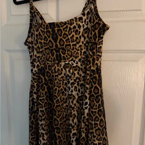Leopard Print Wrap Dress Brown Size XL thumbnail 2