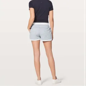 LULULEMON Cool & Collected Shorts 2.5”‎ in Heathered Space Dyed Nimbus thumbnail 9