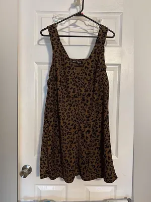 SHEIN Brown Leopard Print V-Neck Mini Dress thumbnail 2