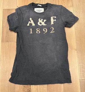 Abercrombie-fitch‎ Women's Grey and Black T-shirt thumbnail 1