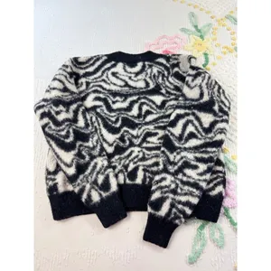 SO Goods For Life Zebra Print Pullover Sweater Women's‎ Large Knit Cozy thumbnail 4