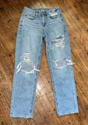 American Eagle 90’s Straight medium wash 4 skater distressed jeans thumbnail 1