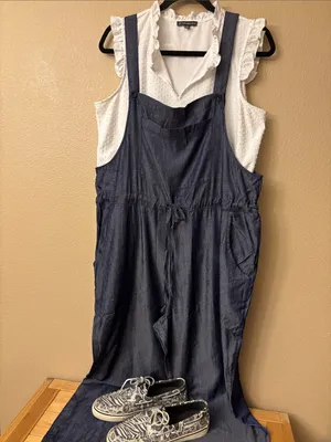 NEW! LuLaRoe JULIET Dark Blue Chambray Denim Overalls Jumpsuit Size MEDIUM thumbnail 5