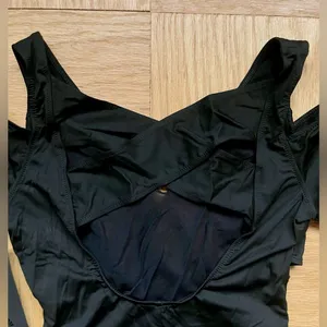 NWT Michi Black V-Neck Long Sleeve Fitted Top w/ Cutouts, Size XS thumbnail 6