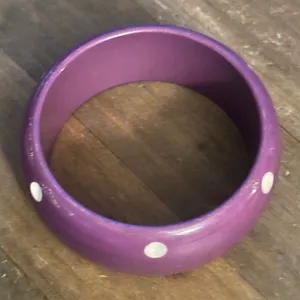 Vintage purple infused polka dot lucite bangle bracelet thumbnail 5