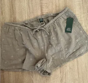 Wild Fable dark taupe linen shorts with small floral design thumbnail 1