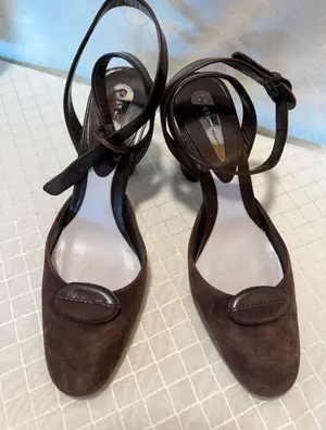Collezioni slingback heels feature a pointed toe and an adjustable ankle strap with a block heel thumbnail 1