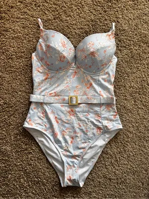 WeWoreWhat Danielle Floral One Piece Swimsuit – NWOT thumbnail 3