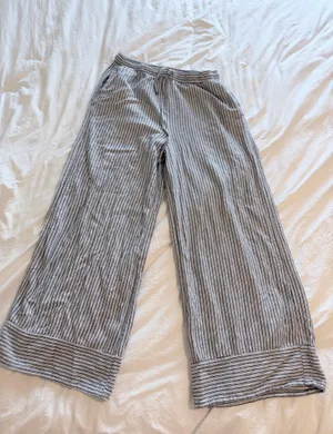 Blue and white stripped flowy pants Size M thumbnail 1