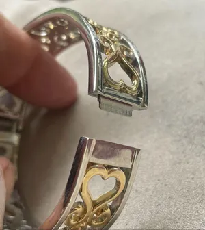 Two tone filagree heart hinged bangle bracelet thumbnail 3