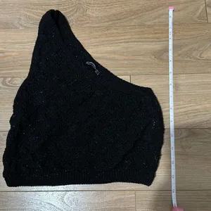 Stradivarius black sparkly one shoulder top size small‎ thumbnail 3