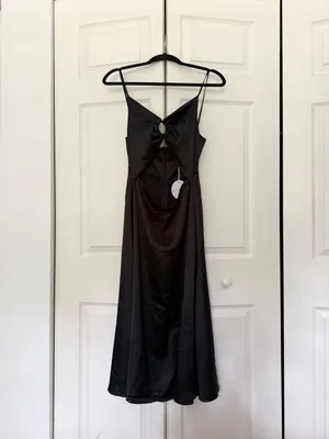 NWT Petal & Pup Maklim Keyhole Cut Out Satin Midi Dress Black Size 6 thumbnail 2