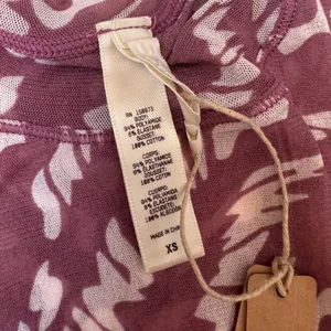 SKIMS NWT Women’s Summer Mesh Raspberry Swirl T-Shirt Thong Bodysuit‎ Size XS thumbnail 6