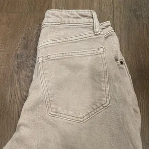 Abercrombie Women's Beige Jeans thumbnail 8