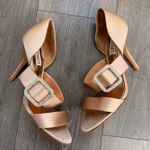 Badgley Mischka Rare Kiara‎ Golden Satin Bridal Wedding Shoes Leather Sole 8.5M thumbnail 2