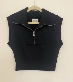 Abercrombie & Fitch Black Sleeveless Half-Zip Cropped Top thumbnail 1