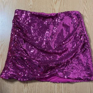 New Women’s Sincerely Jules Sequined Ruched Mini Skirt Dark Pink size Medium thumbnail 1