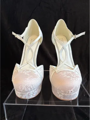 Truly Zac Posen Women's White Lace High Heel Platform Pumps with Ankle Strap thumbnail 5