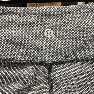 Lululemon Wunder Under High-Rise Leggings – Black & Gray Textured, Size 6 thumbnail 8