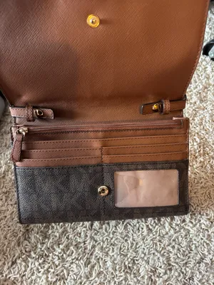 Michael Kors Crossbody thumbnail 2